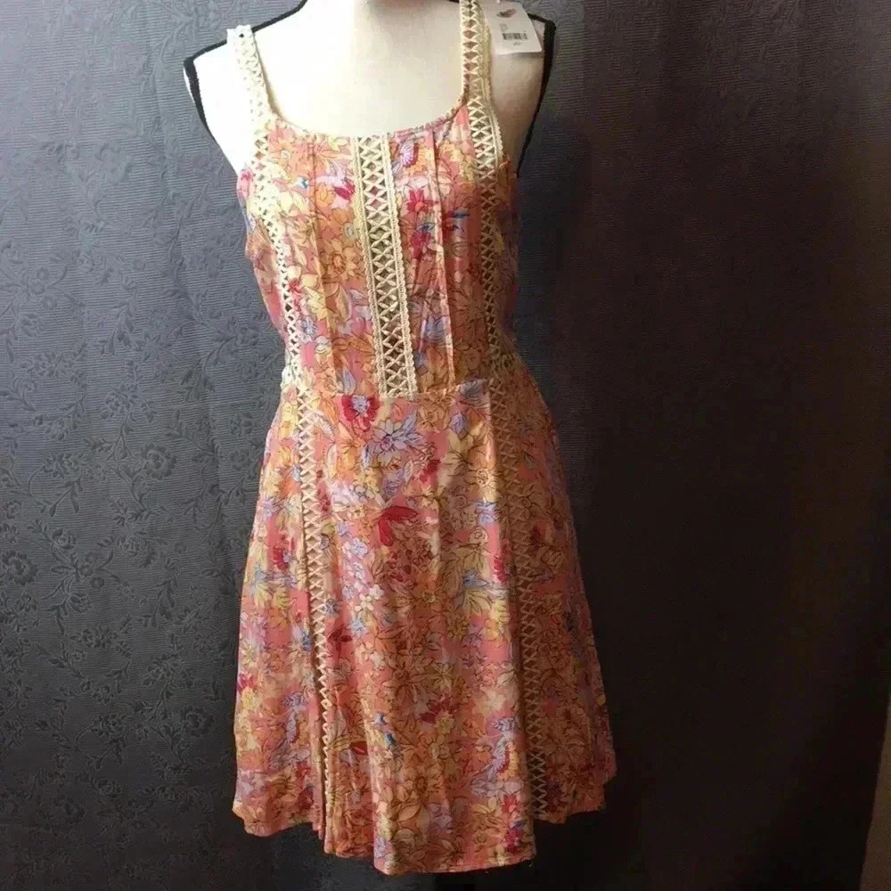 NWT CHELSEA & VIOLET WOM DRESS‎ SZ M FLORAL  PRINT